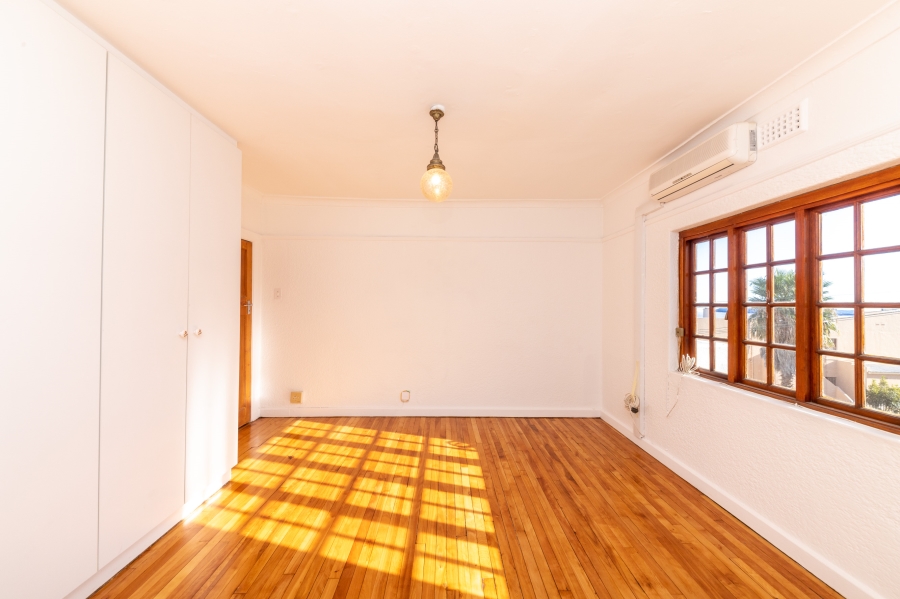 To Let 2 Bedroom Property for Rent in Sea Point Western Cape